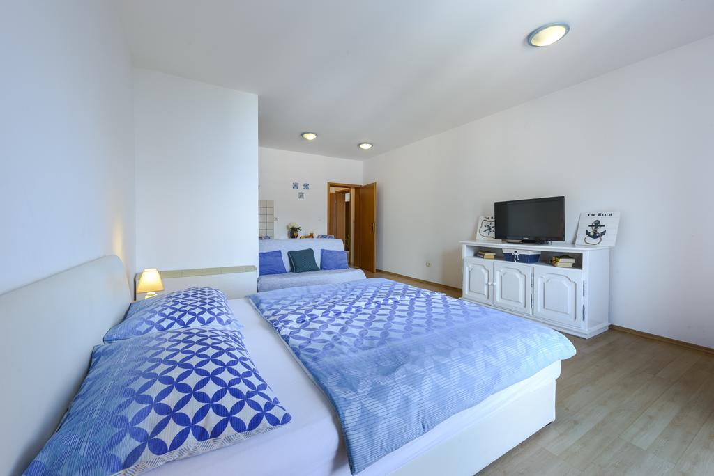 Red Coral Apartment *